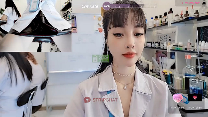 美女在实验室双视角直播自慰